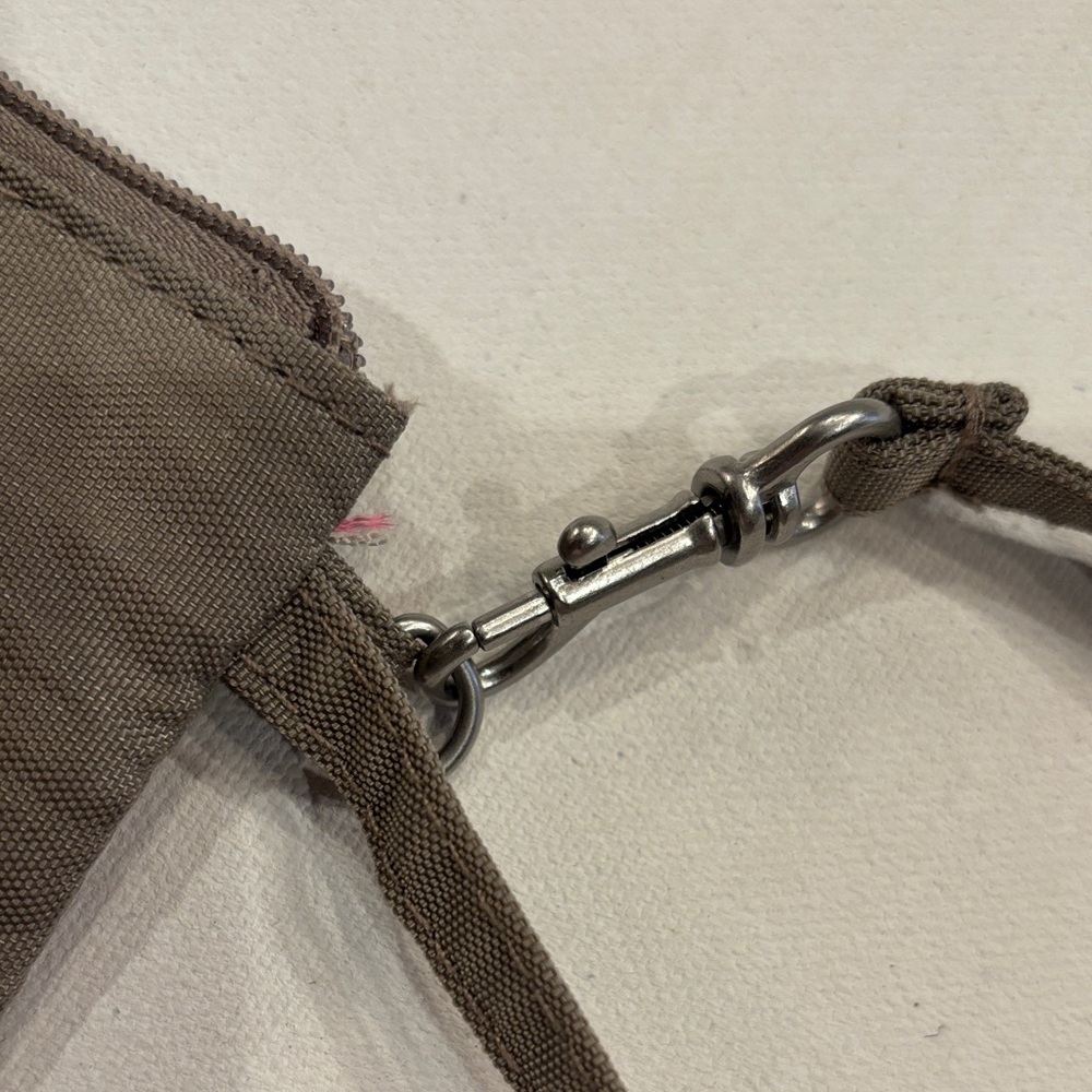 Baggallini Taupe Wristlet w Zipper Opening + 3 Card Slots with RFID Protection - Picture 4 of 7